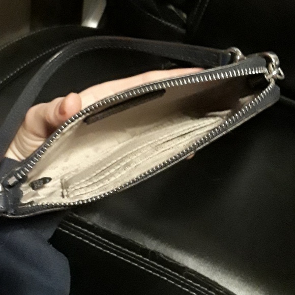 Michael Kors wallet - Picture 2 of 2